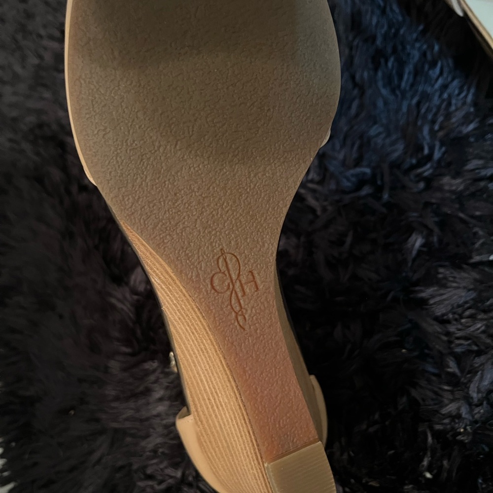 Cole Haan womens tan leather wedge shoes. Size 7